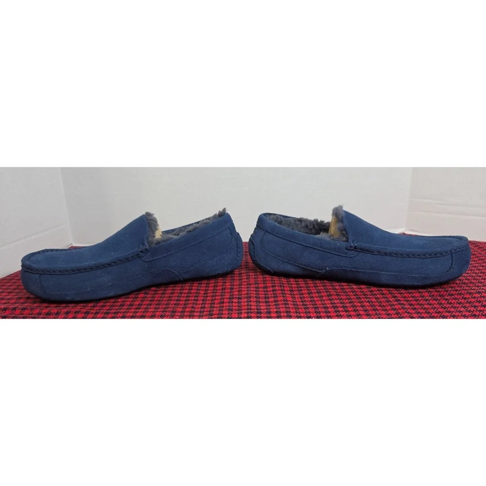 UGG Ascott Men's sz 10 Slipper Navy Blue Suede Moccasin NIB